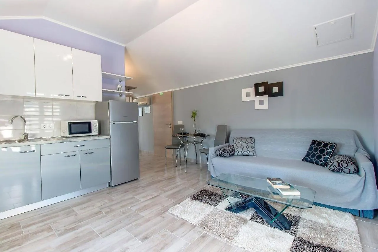 Apartments With A Parking Space Mali Lošinj