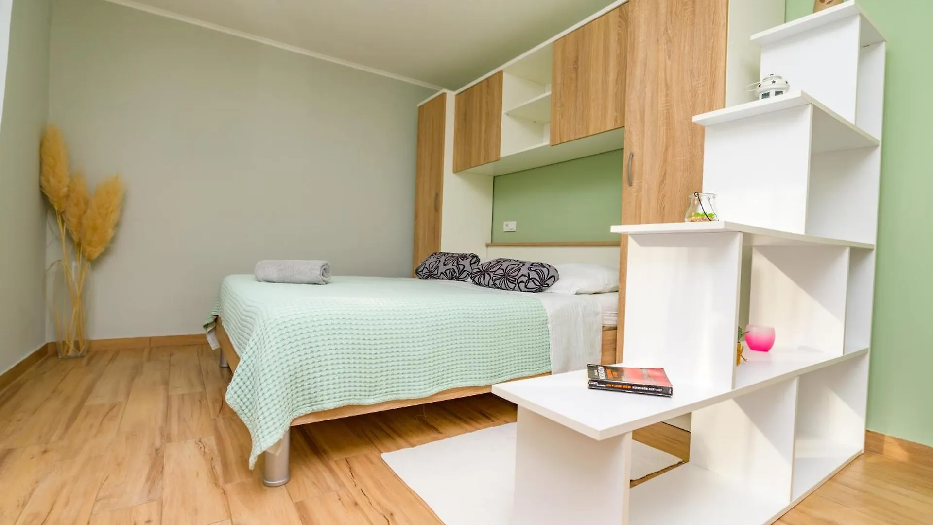Apartments With A Parking Space Mali Lošinj